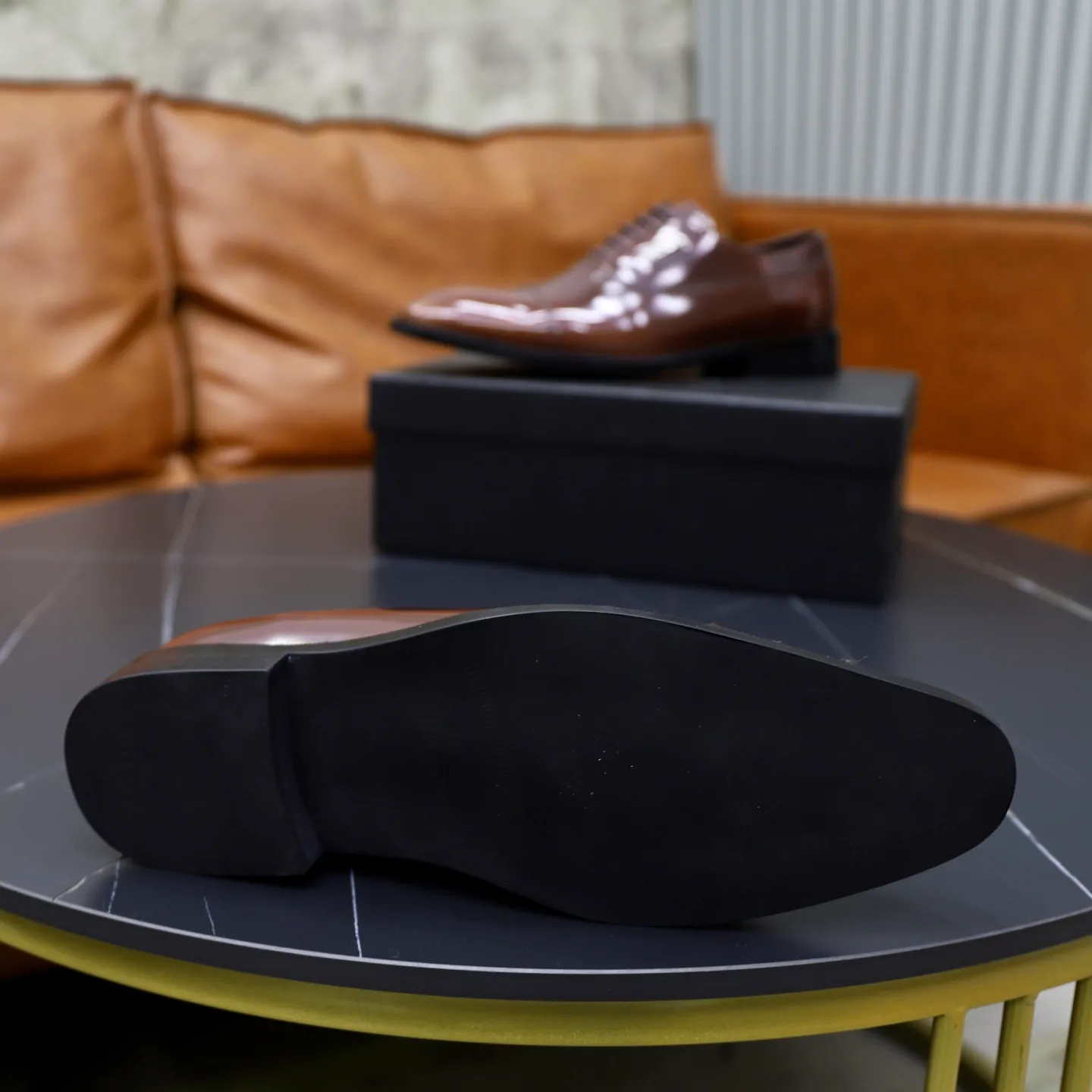Ex-factory price: 540💰🙅‍♂️🙅‍♂️🙅‍♂️ Brand: PRADA Standard code: Men's code 38-44 (45 can be customized) Grade: Same style as the official website Original order quality Material: Original cowhide surface Comfortable cowhide lining Original outsole Style category: Men's fashionable casual leather shoes Distinguished big-name luxury elements Top luxury Color: actual picture color